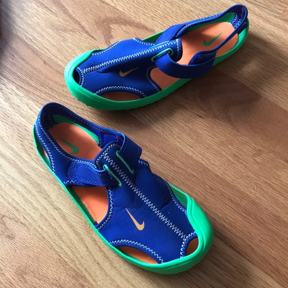 boys nike swim shoes